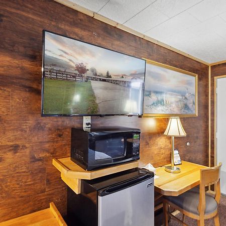 Vindel Motel Mackinaw City Exterior photo