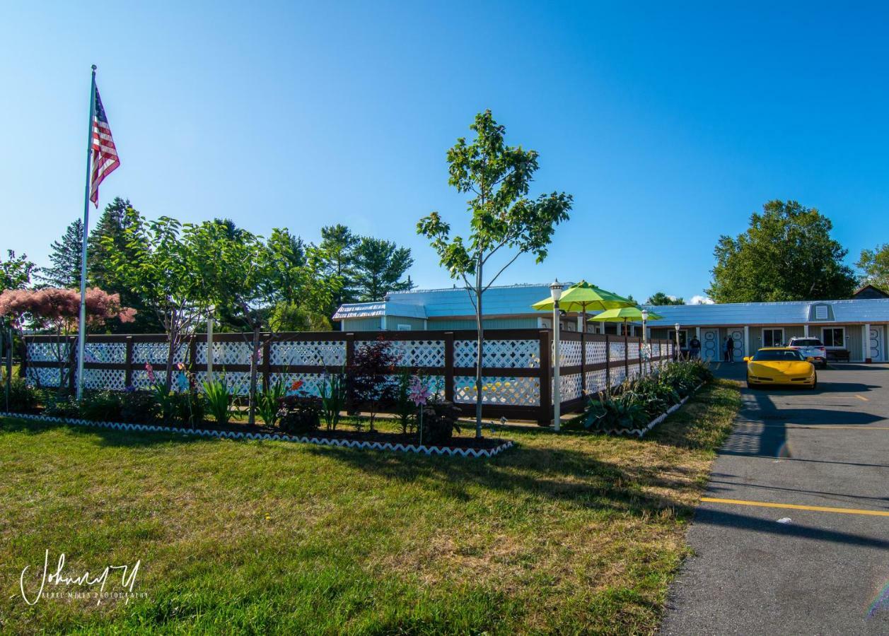 Vindel Motel Mackinaw City Exterior photo