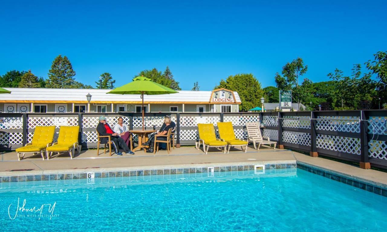 Vindel Motel Mackinaw City Exterior photo